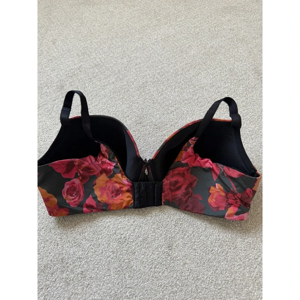 Torrid Floral Romantic T-Shirt Bra Size 42D Black Red Pink Underwire Support